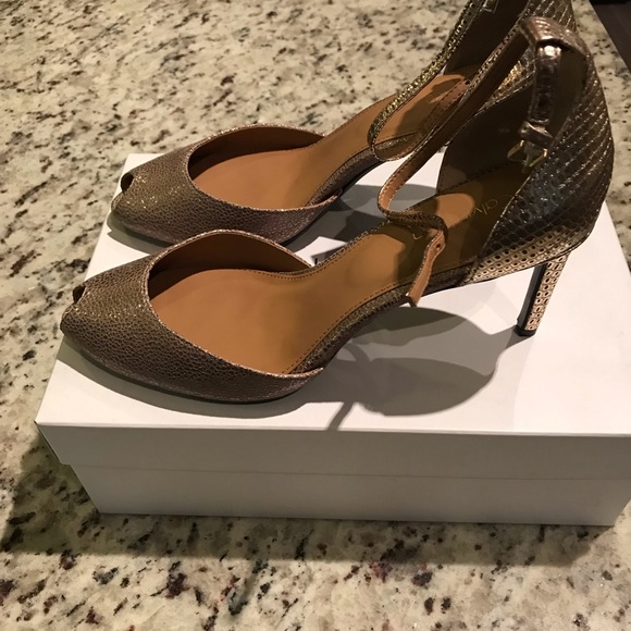 Gold/ metallic metallic like heel / sandals - Picture 8 of 8